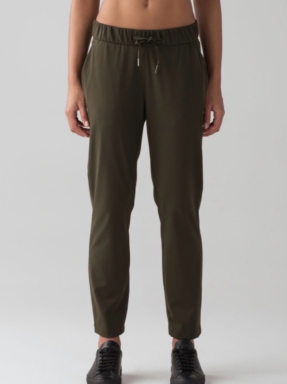 Lululemon On The Fly Pant *28"
Dark Olive